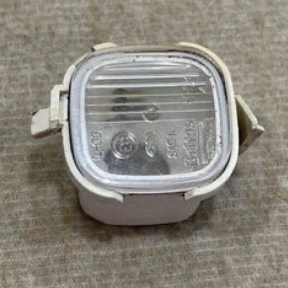 Britax License Plate Tag Light Lens GM Genuine OEM Part L-00 E11 4380 SAE L Chev